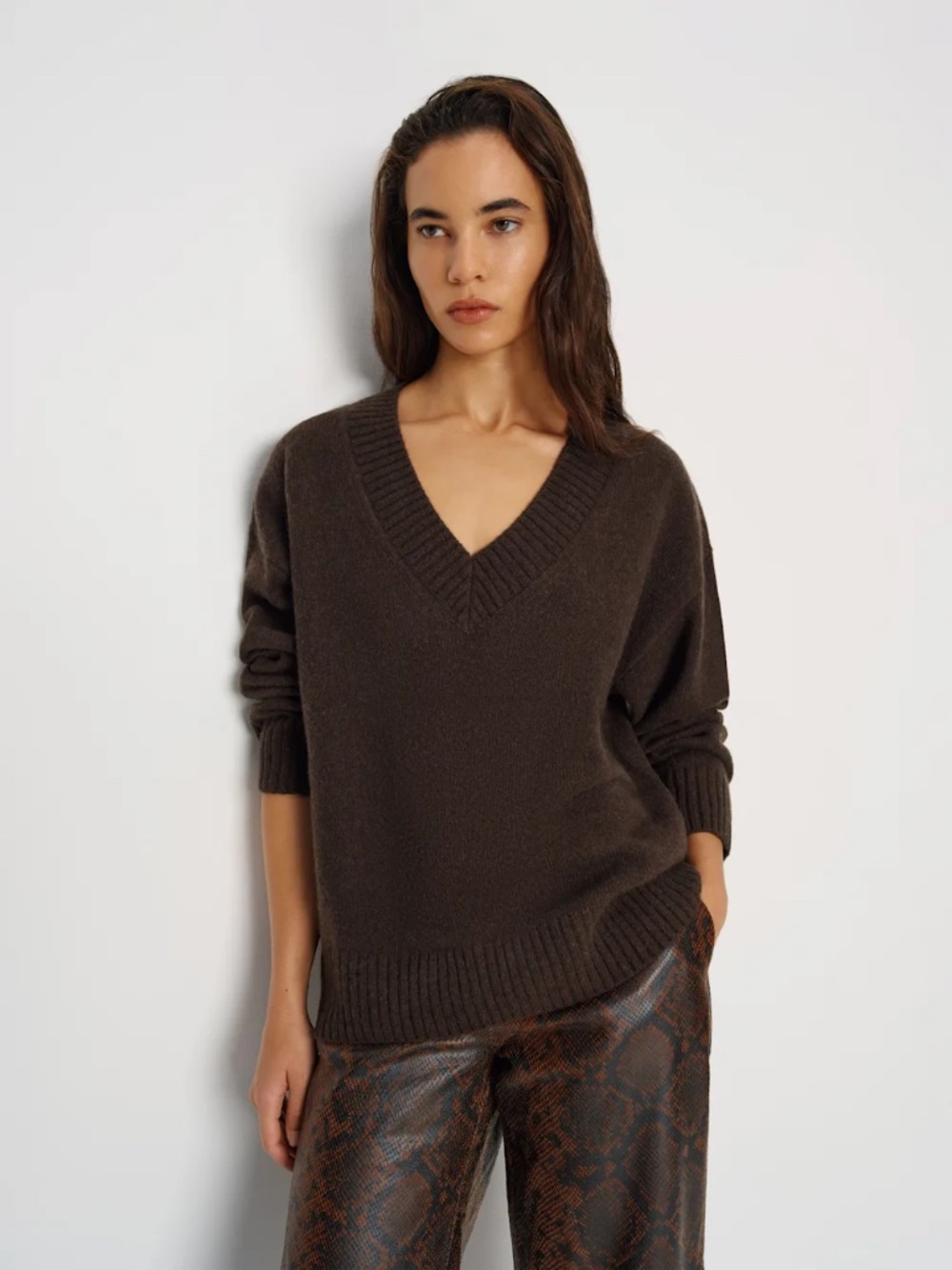 Jadey Cashmere Oversized V-neck Sweater Brown